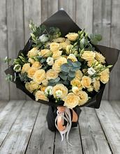 Букет цветов из:  Розы и Лизиантусы в Букачаче