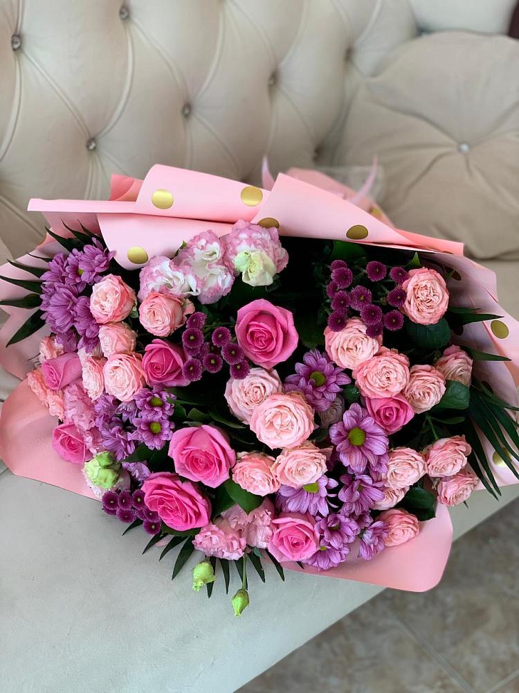 Букет цветов из: Хризантемы, Розы и Лизиантусы в Букачаче