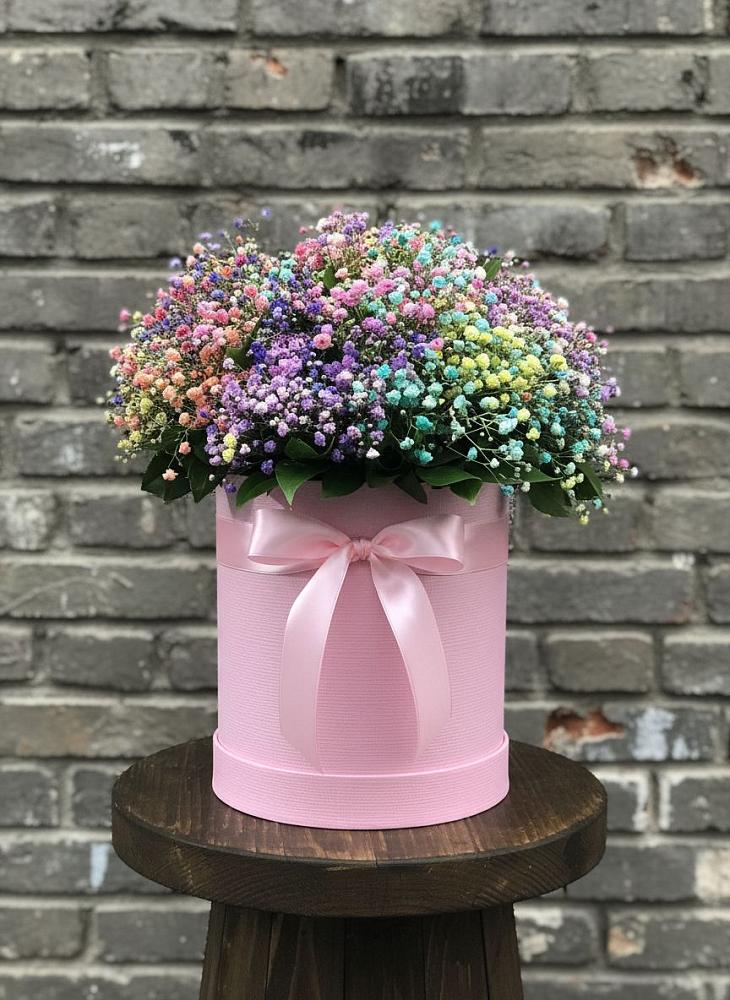 Цветочная композиция из Гипсофила и Розы в шляпной коробке в Букачаче