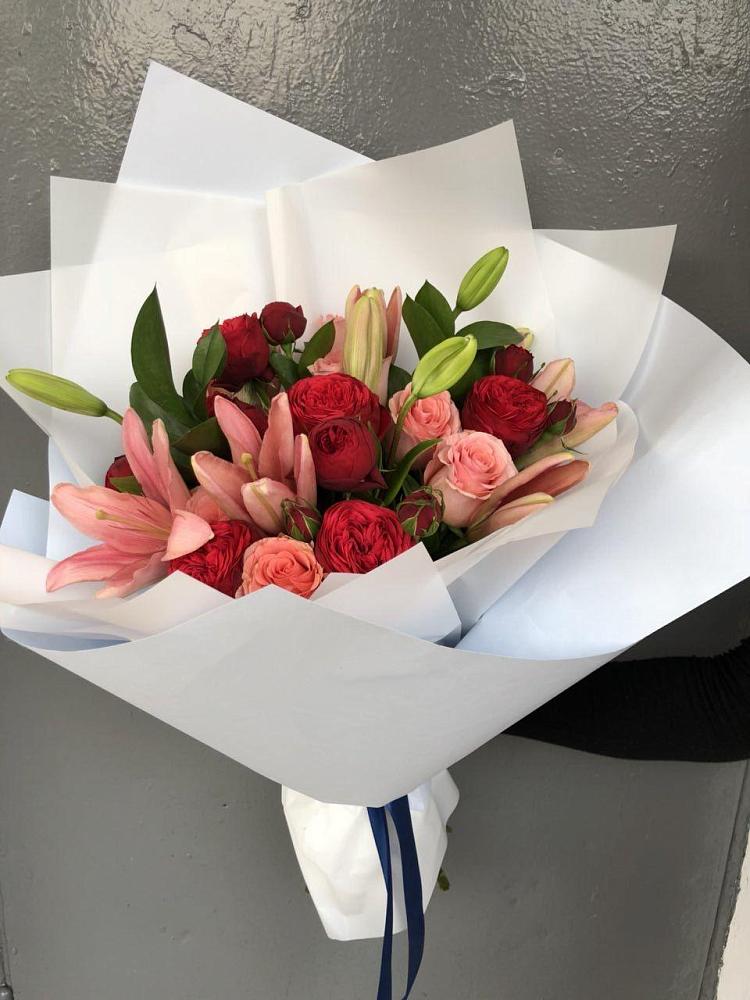 Букет цветов из: Лилии и Розы в Букачаче