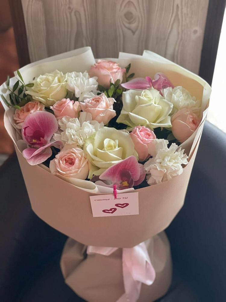 Букет цветов из: Орхидеи, Розы и Гвоздики в Букачаче