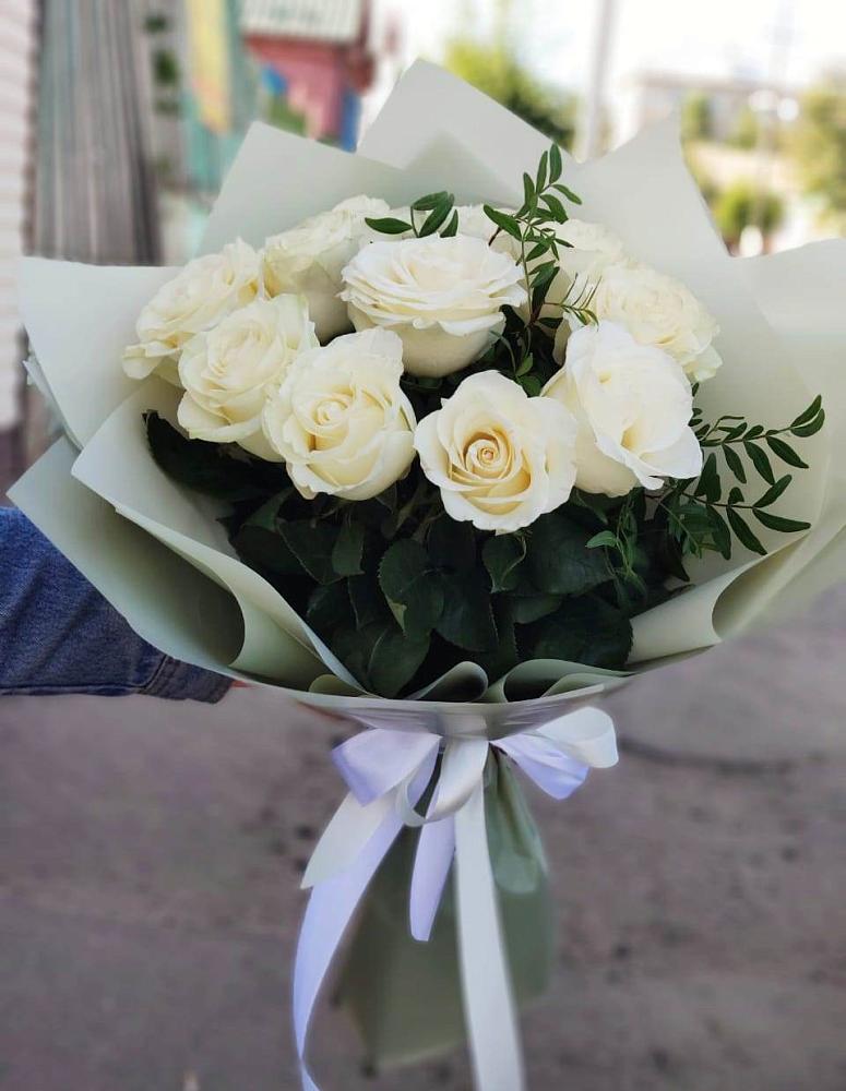 Букет Белые розы Проуд в Букачаче