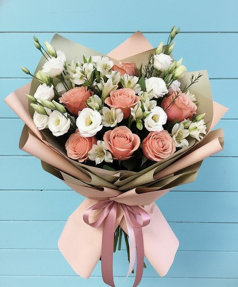 Букет цветов из: Розы, Альстромерии и Лизиантусы в Букачаче