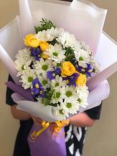 Букет цветов из:  Ирисы, Хризантемы и Розы #REPLACE_PRED# Букачаче