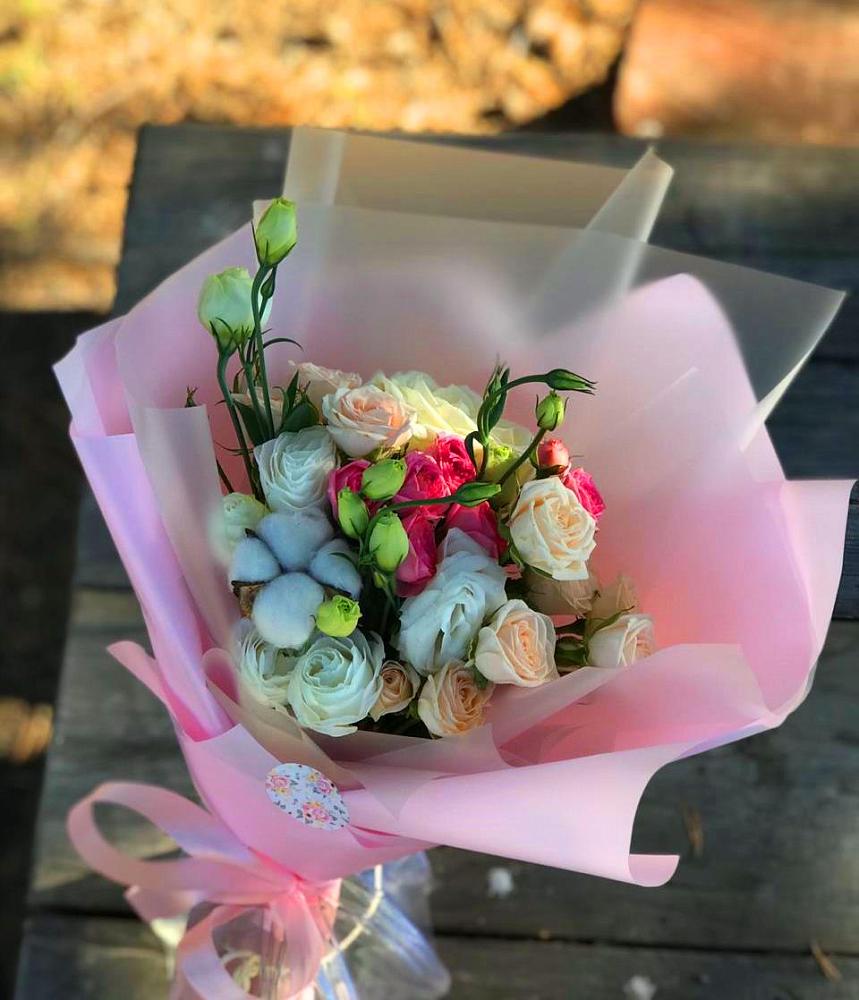 Букет цветов из: Розы и Лизиантусы в Букачаче