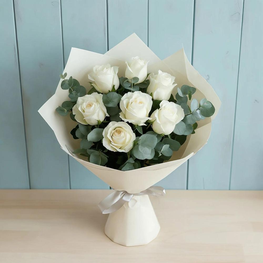 Букет Белые розы в Эвкалипте в Букачаче