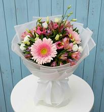 Букет цветов из:  Герберы, Альстромерии и Лизиантусы в Букачаче