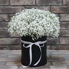 Цветочная композиция из Гипсофила в шляпной коробке в Букачаче