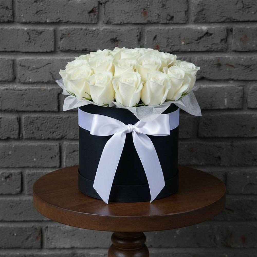 Цветочная композиция из Розы в шляпной коробке в Букачаче