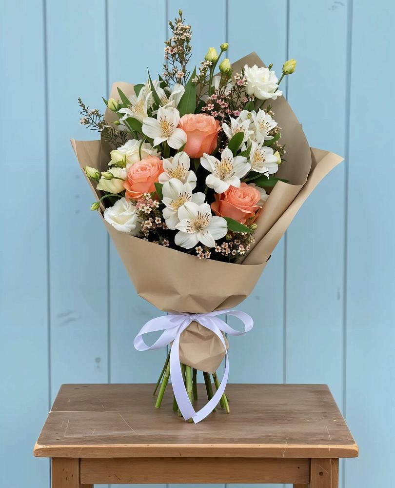 Букет цветов из: Альстромерии, Лизиантусы, Розы и Хризантемы в Букачаче