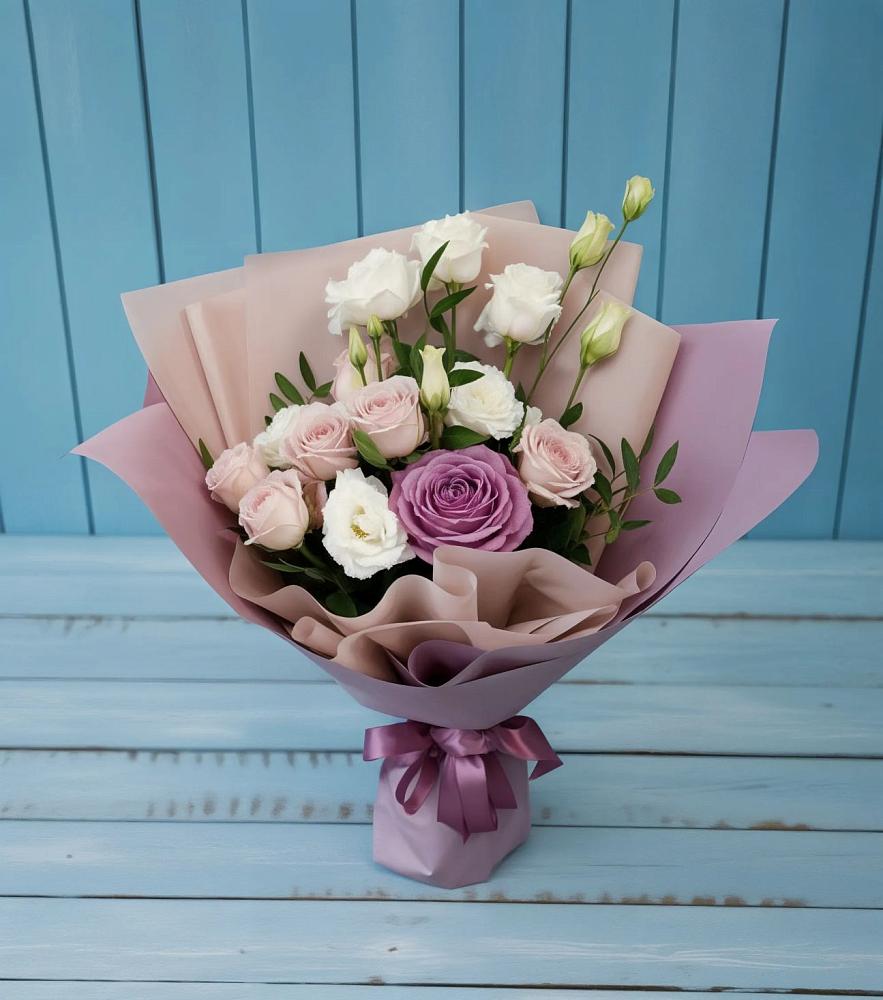 Букет цветов из: Розы и Лизиантусы в Букачаче